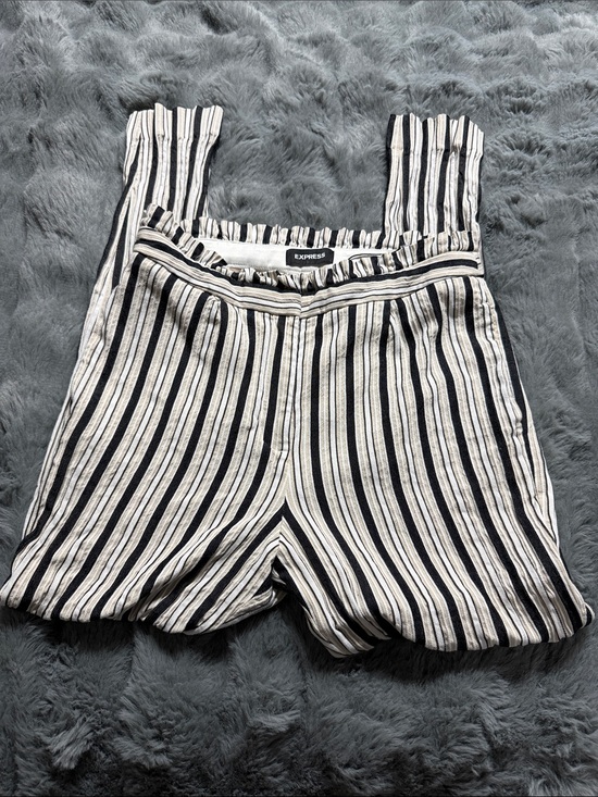 Express Pants - Express women’s sz 8 Vertical Black & White Stripe pants